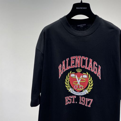 BALENCIAGA MEN'S COLLEGE T-SHIRT MEDIUM FIT IN BLACK - BAS010