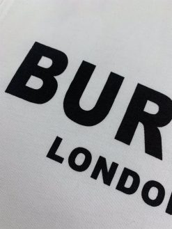 BURBERRY LOGO PRINT COTTON T-SHIRT IN WHITE - BRS009