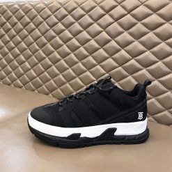 BURBERRY UNION SNEAKERS - BBR017