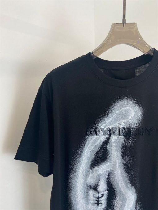 GIVENCHY 4G T-SHIRT WITH TAG EFFECT MOON PRINT IN BLACK - GTS011