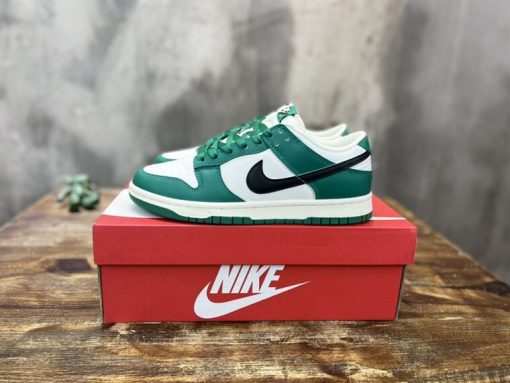 NIKE DUNK LOW SE LOTTERY PACK - NSN022